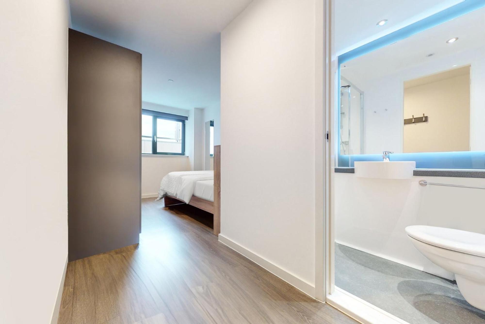 Canvas Wembley In London Ngoại thất bức ảnh